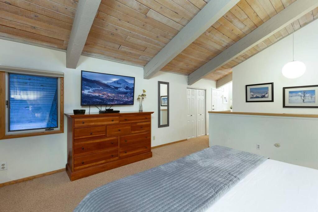 Updated 3 Bedroom 2 Ba With Pool & Hot Tub - Stunning Mountain Views! Snowmass Village Exteriör bild