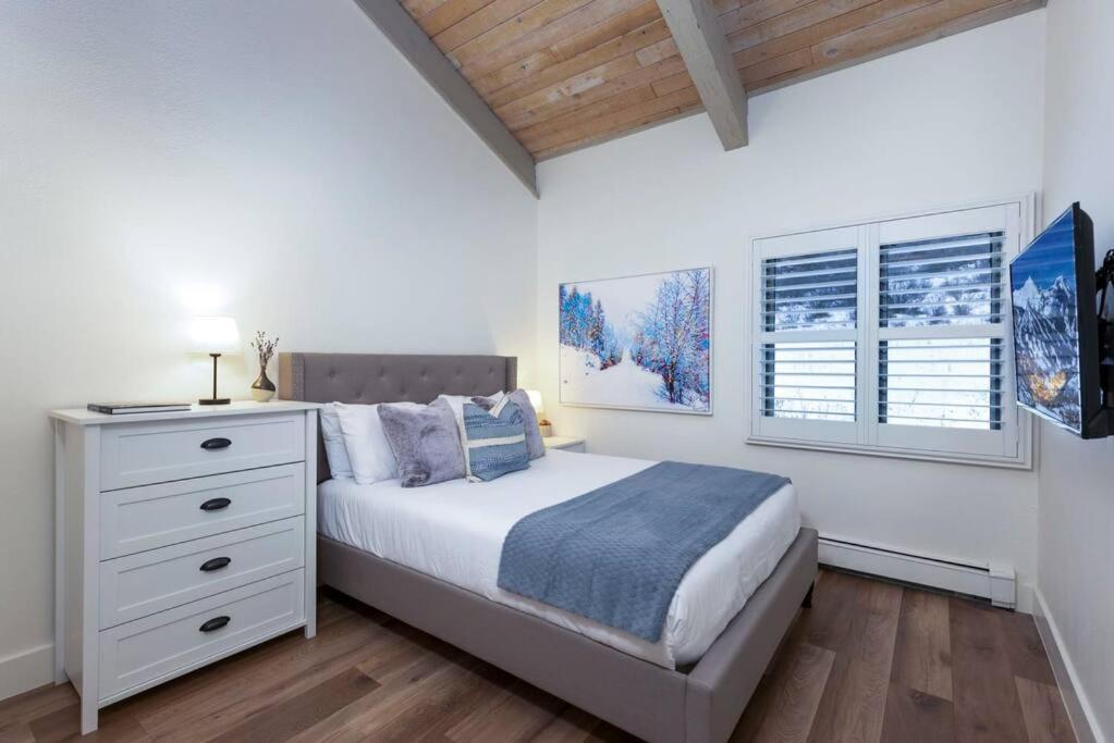 Updated 3 Bedroom 2 Ba With Pool & Hot Tub - Stunning Mountain Views! Snowmass Village Exteriör bild