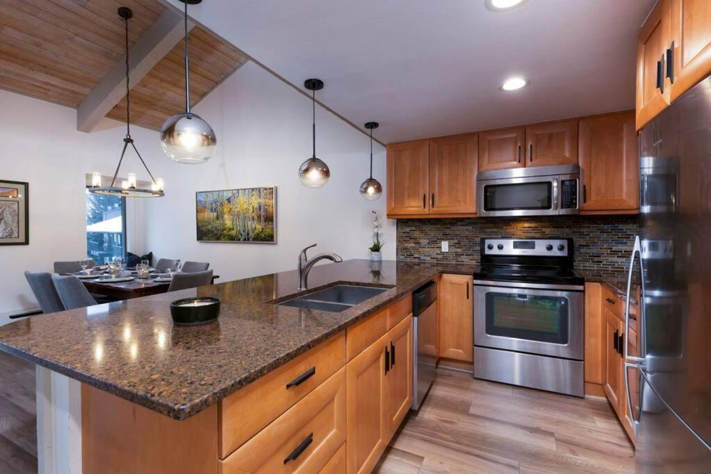 Updated 3 Bedroom 2 Ba With Pool & Hot Tub - Stunning Mountain Views! Snowmass Village Exteriör bild